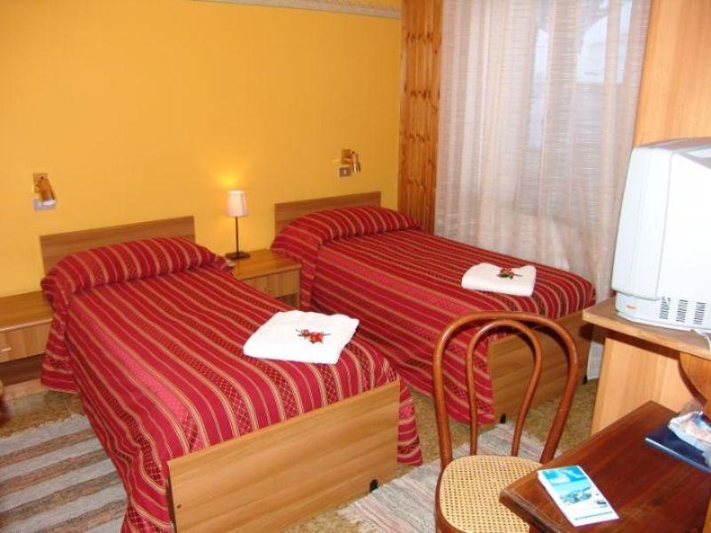 Hotel Sciatori Сестрієре Екстер'єр фото